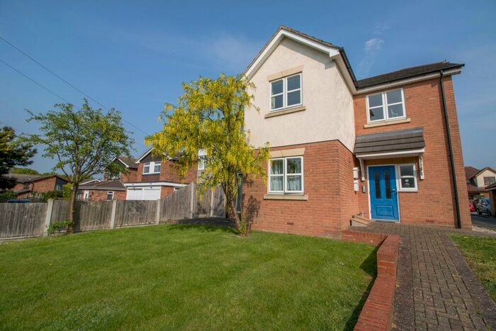 2 Bedroom Apartment To Rent In Rayleigh Road, Thundersley, SS7