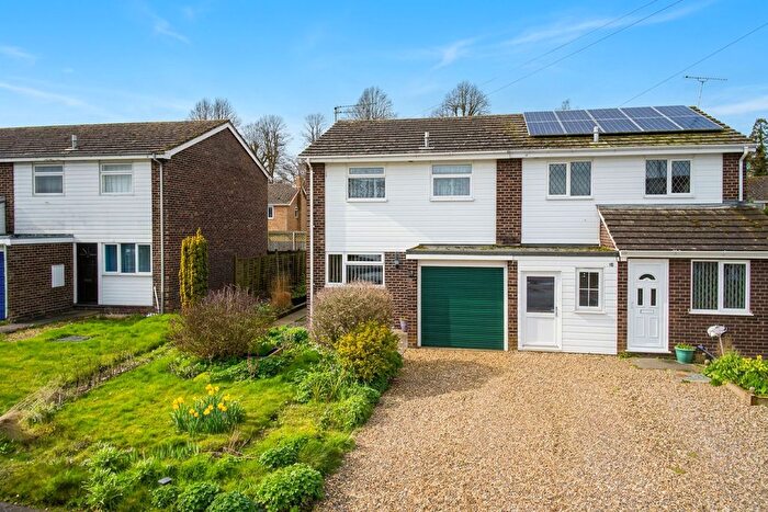 3 Bedroom Semi Detached House For Sale In Church Close, Roydon, Diss, IP22