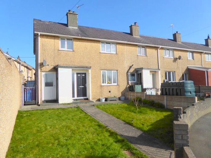 3 Bedroom End Of Terrace House For Sale In Trefenai, Brynsiencyn, Llanfairpwllgwyngyll, LL61