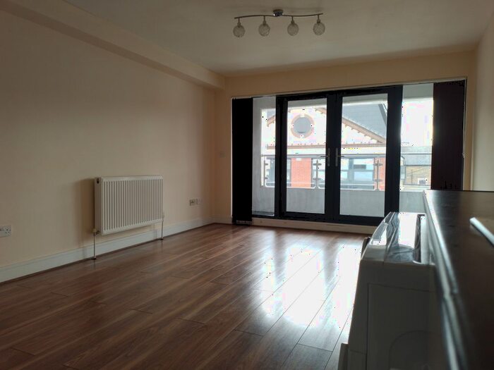 2 Bedroom Flat To Rent In Gatton Road, London, SW17