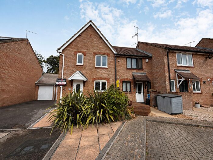 3 Bedroom Terraced House For Sale In Doulton Gardens, Whitecliff, Poole, BH14