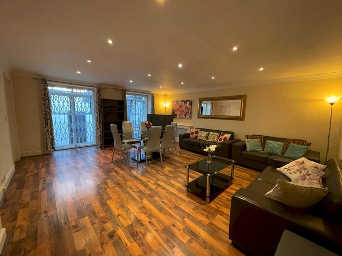 2 Bedroom Flat To Rent In Princes Gate, London, SW7