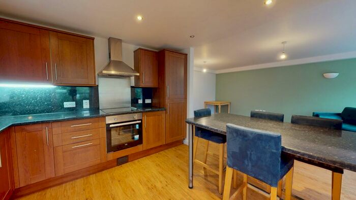 2 Bedroom Flat To Rent In The Grange, North Grange Mount, LS6
