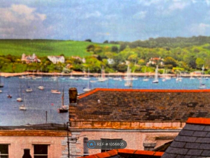 2 Bedroom Flat To Rent In Williams Court, Falmouth, TR11