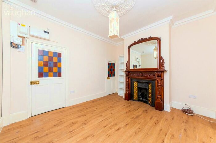 1 Bedroom Flat To Rent In Cliffe High Street, Lewes, East Sussex, BN7