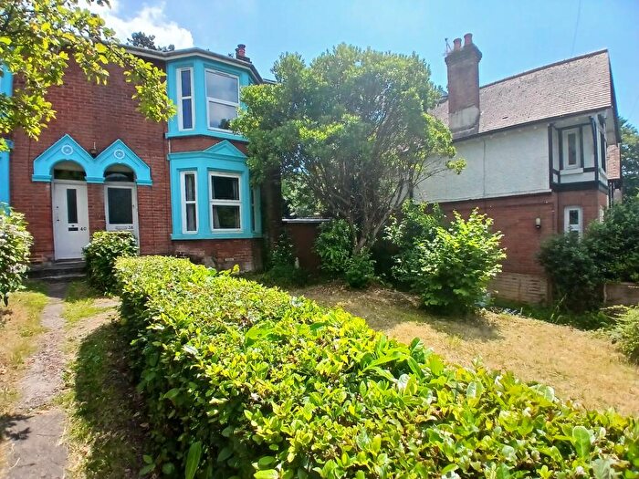 5 Bedroom House To Rent In Church Lane, SO17