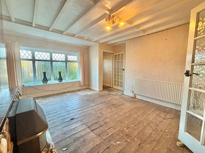 2 Bedroom Detached Bungalow For Sale In Nutana Avenue, Hornsea, HU18