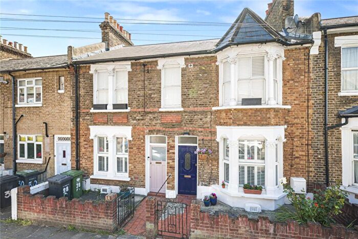 2 Bedroom Maisonette For Sale In Merritt Road, London, SE4
