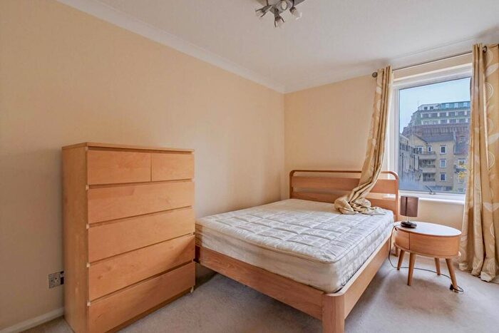 2 Bedroom Flat To Rent In Back Church Lane, Aldgate, London, E1