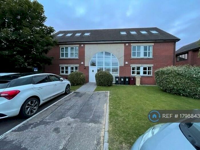 3 Bedroom Flat To Rent In Richmond Street, Horwich, Bolton, BL6