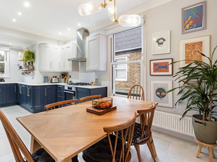 3 Bedroom Maisonette For Sale In Ravensbury Road, London, SW18