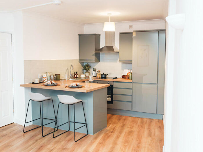 Apartment To Rent In Apt, Cambridge House #, M15