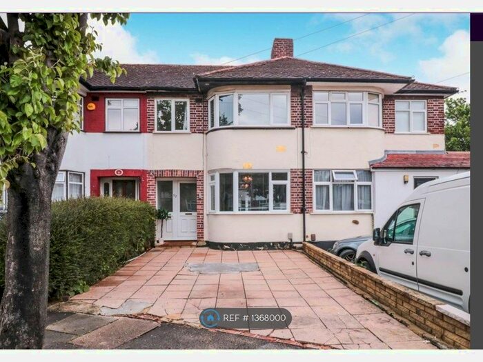 4 Bedroom Terraced House To Rent In Thurlow Gardens, Ilford, IG6