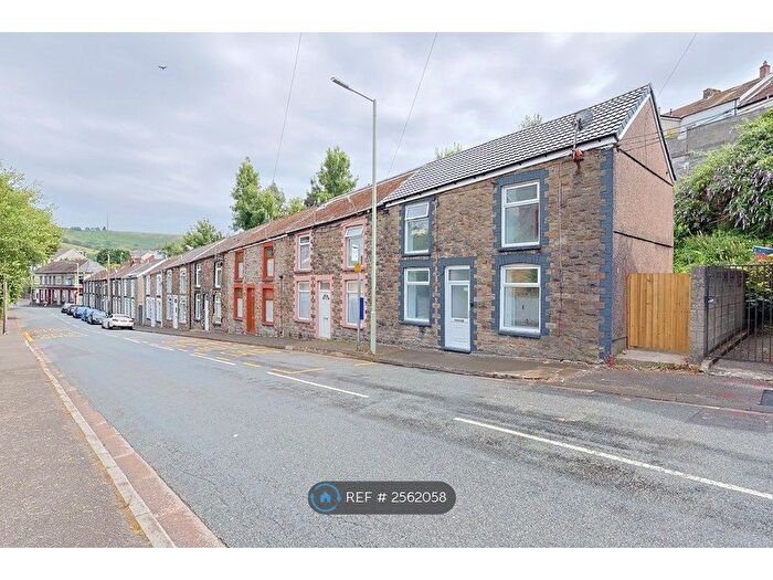 4 Bedroom End Of Terrace House To Rent In Swan Terrace, Tonypandy, CF40