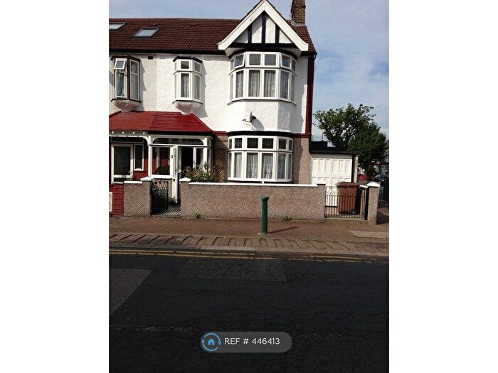 3 Bedroom End Of Terrace House To Rent In Flempton Road, London, E10