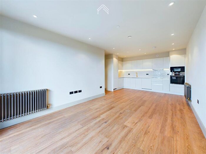 2 Bedroom Apartment To Rent In The Sessile, London, N17
