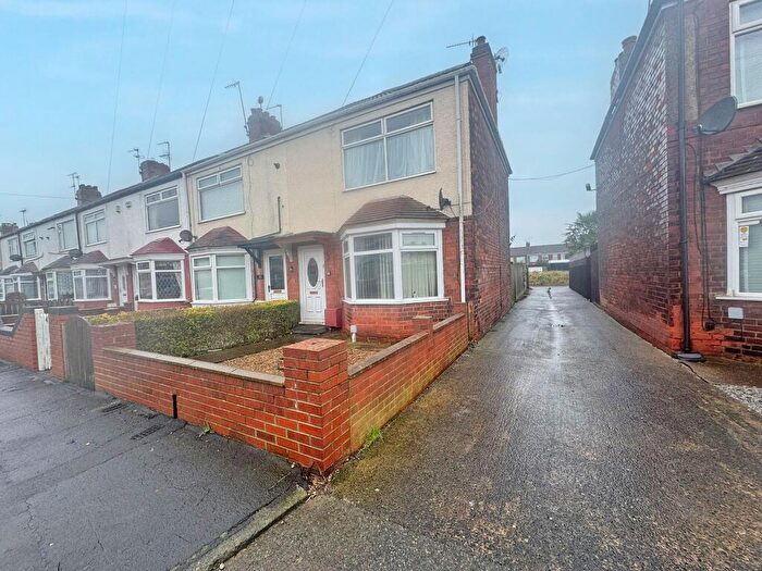 2 Bedroom End Of Terrace House For Sale In Brooklands Road, Hull, HU5
