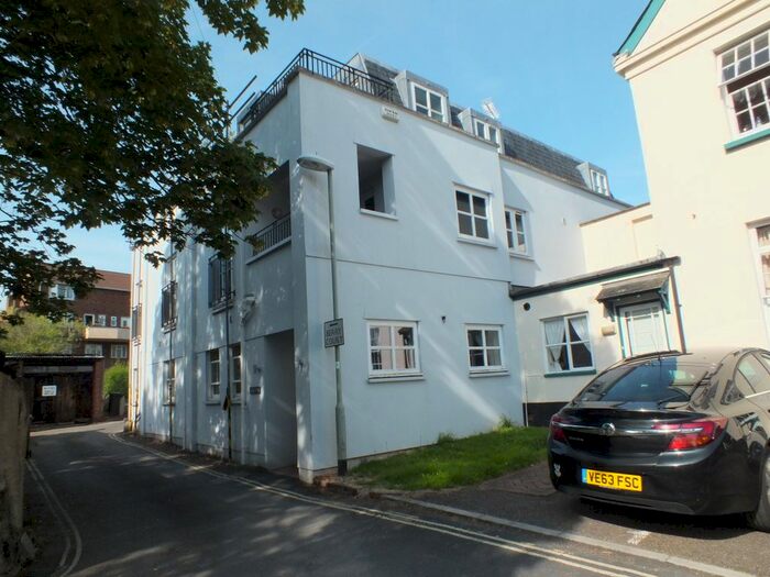 2 Bedroom Flat To Rent In Radnor Place, Exeter, EX2