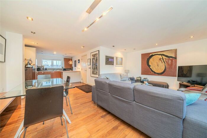 4 Bedroom Detached House To Rent In Stane Grove, London, SW9
