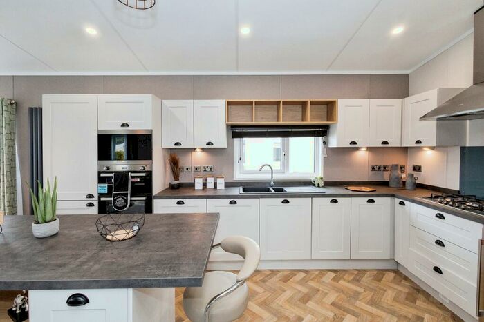 Park Home For Sale In Lakeside Holiday Park, Vinnetrow Road, Chichester, PO20