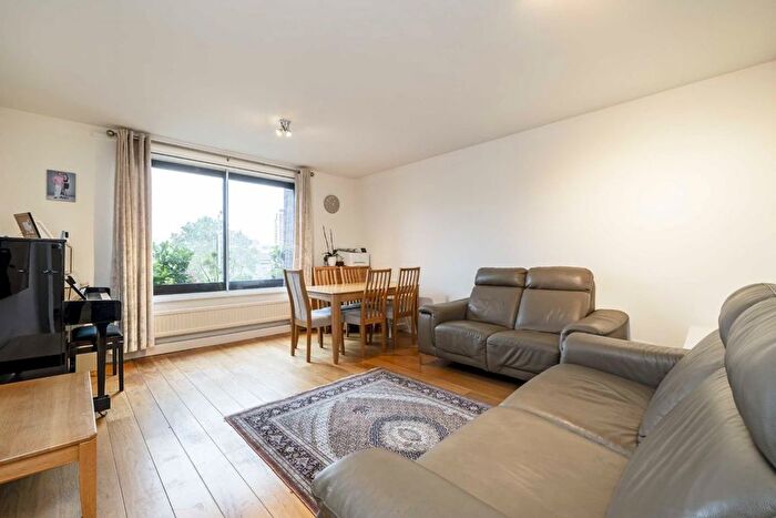 2 Bedroom Flat For Sale In Lorne Gardens, Notting Hill, W11