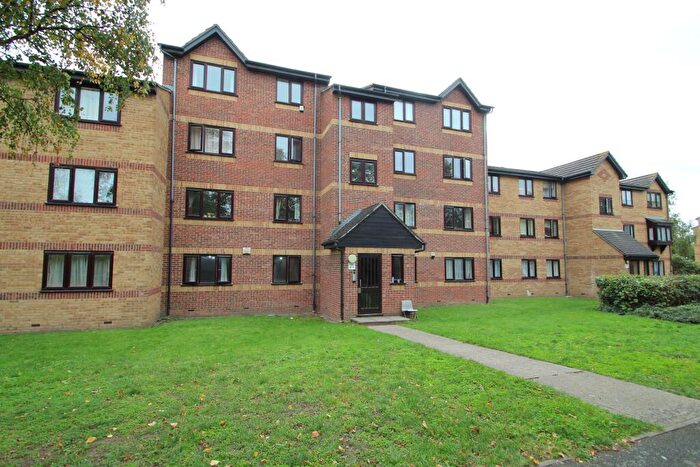 1 Bedroom Flat To Rent In Greenslade Road, Barking, IG11