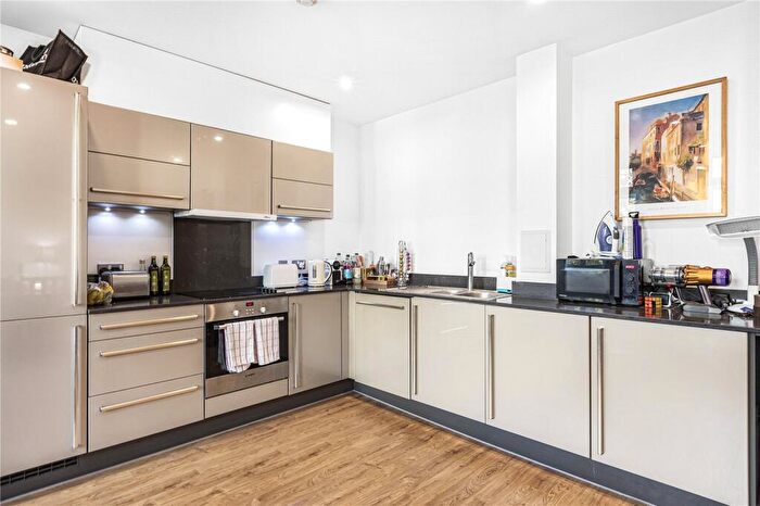 2 Bedroom Apartment To Rent In Salton Square, London, E14