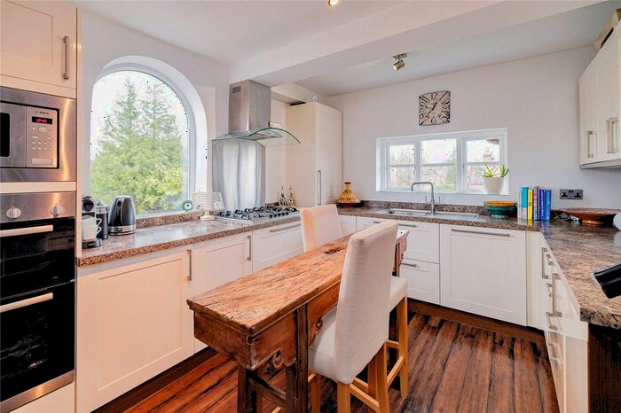 2 Bedroom Flat To Rent In Heald Road, Bowdon, Altrincham, Greater Manchester, WA14