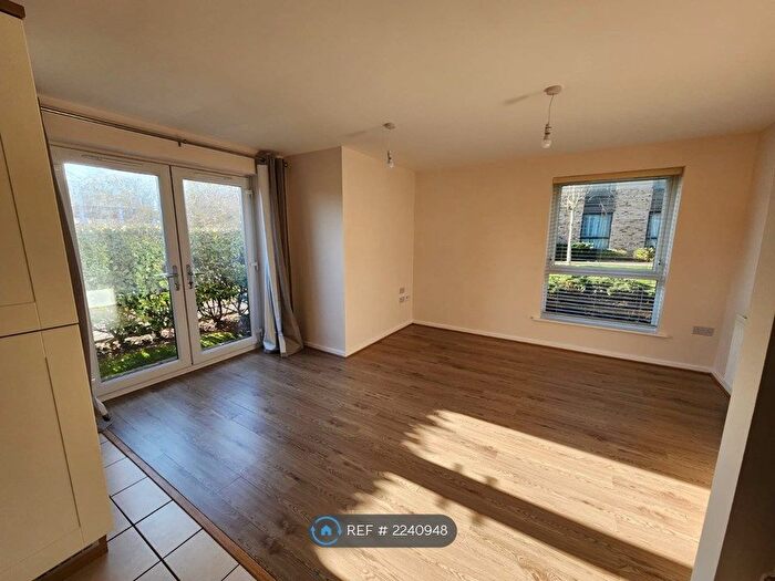 2 Bedroom Flat To Rent In Lawrence Weaver Road, Cambridge, CB3