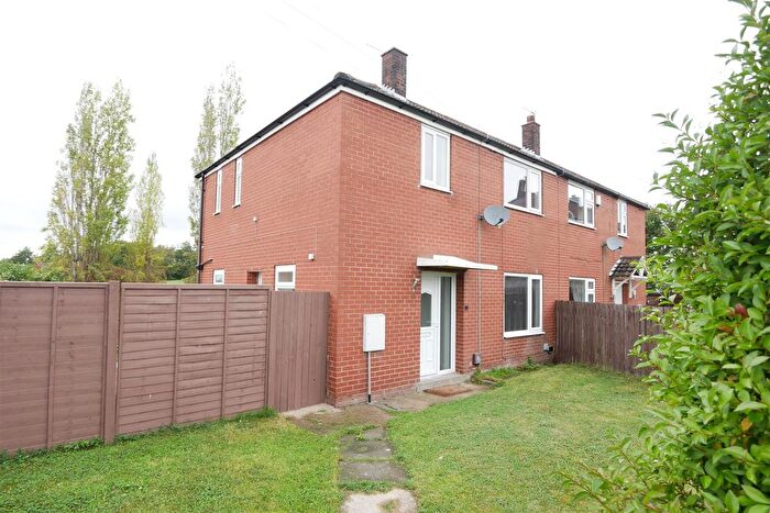 3 Bedroom Property To Rent In Old Hall Road, Tingley, WF3
