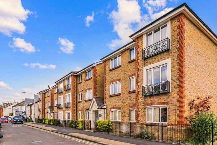 2 Bedroom Flat To Rent In Canbury Park Road, Kingston Upon Thames, KT2