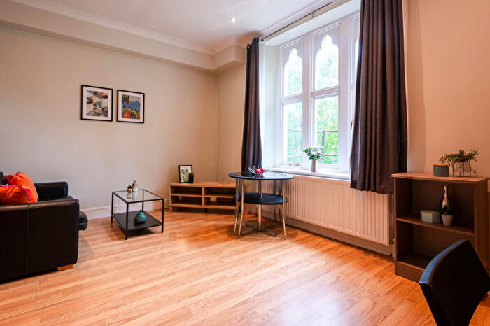 1 Bedroom House To Rent In Hyde Terrace, Leeds, LS2