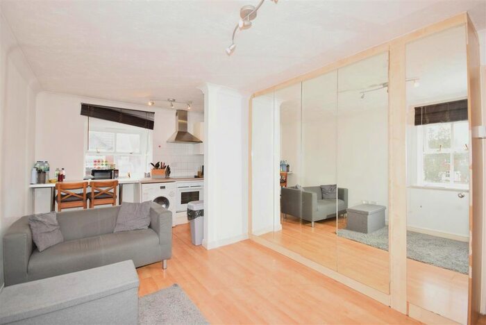 Studio To Rent In Silbury Avenue, Mitcham, CR4