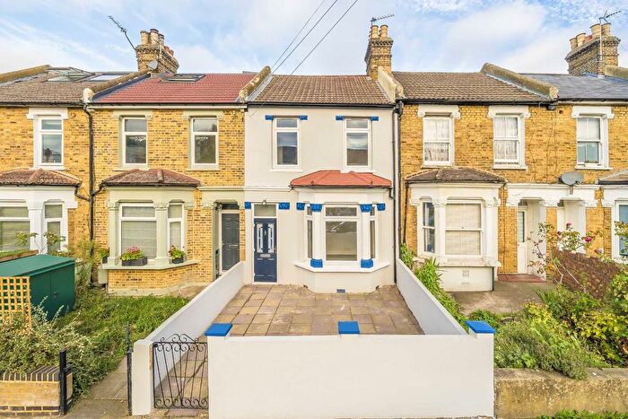 4 Bedroom Property For Sale In Colmer Road, Streatham, SW16