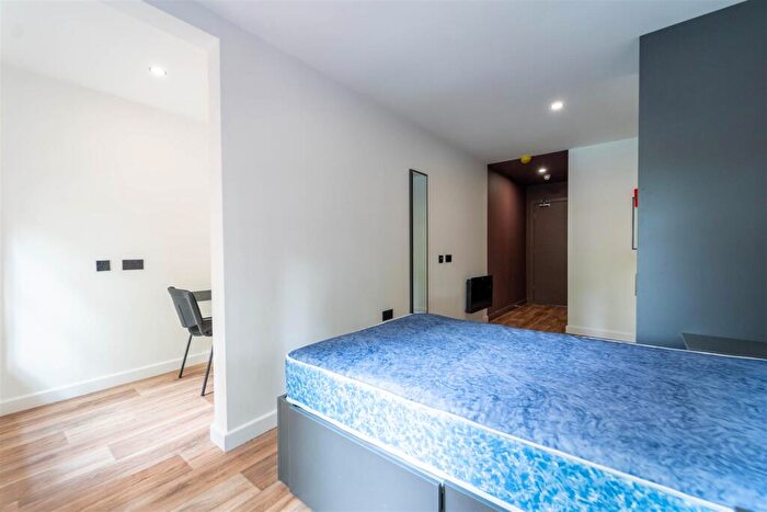 Apartment To Rent In Pershore Road, Stirchley, B30