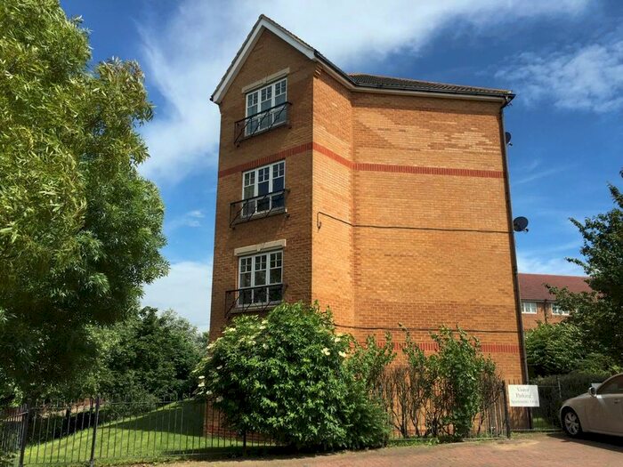 2 Bedroom Flat To Rent In Greenhaven Drive, Thamesmead, London, SE28