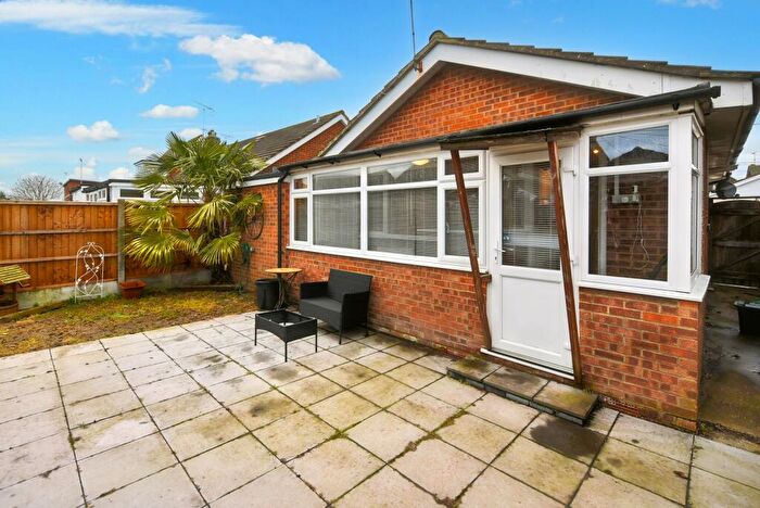 1 Bedroom Bungalow For Sale In Landsburg Road, Canvey Island, Essex, SS8