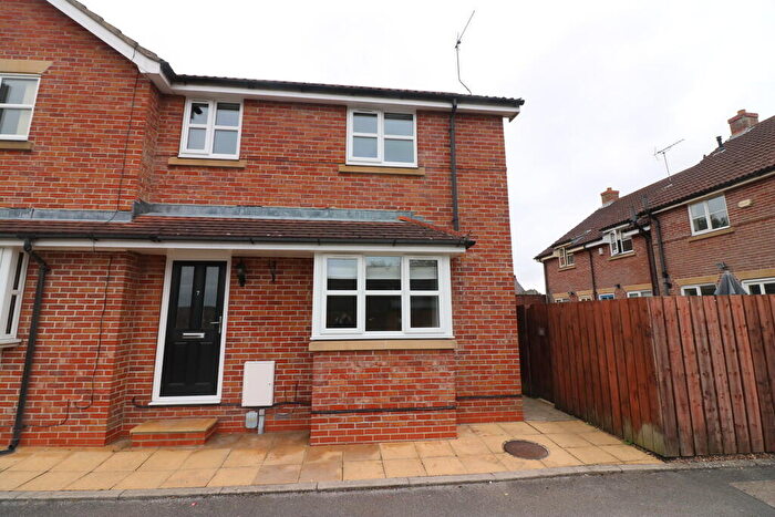 2 Bedroom End Of Terrace House To Rent In Vicarage Mews, HU15