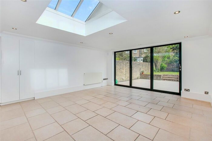 2 Bedroom Flat To Rent In Hestercombe Avenue, Munster Village, SW6