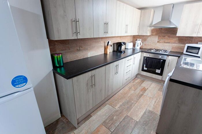 6 Bedroom Terraced House To Rent In Wrenbury Street, L7