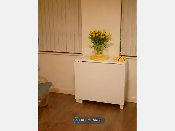 Studio To Rent In Honeysuckle Drive, Liverpool, L9