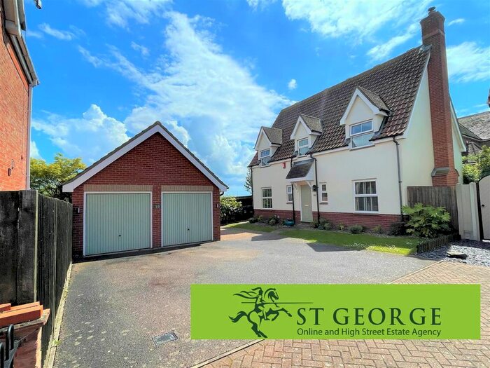 4 Bedroom Detached House For Sale In Pemberton Field, Rochford, SS4