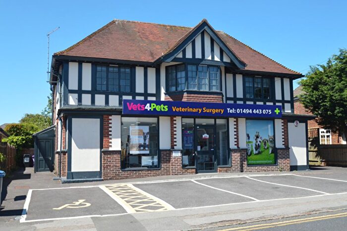 2 Bedroom Flat To Rent In Amersham Road, High Wycombe, Buckinghamshire, HP13