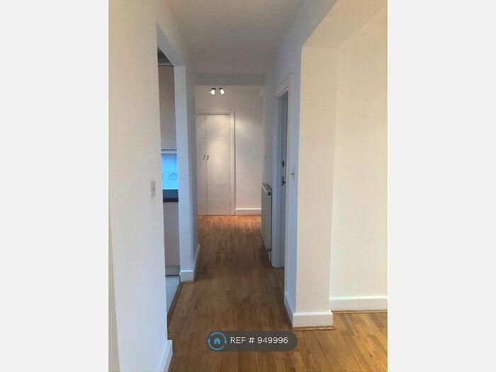 2 Bedroom Flat To Rent In Grove House, London, N3