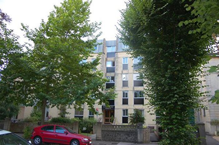 4 Bedroom Apartment To Rent In Ground Floor Flat, Westfield Park, BS6