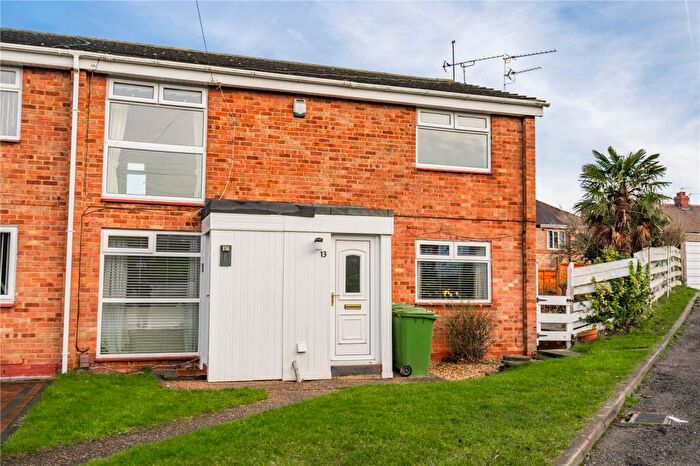 2 Bedroom Apartment For Sale In Claymore Close, Cleethorpes, N E Lincs, DN35