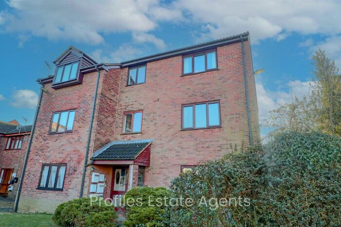 1 Bedroom Apartment To Rent In Willow Close, Burbage, LE10