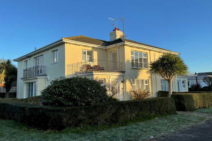 2 Bedroom Flat To Rent In Bowling Green Close, Bognor Regis PO21