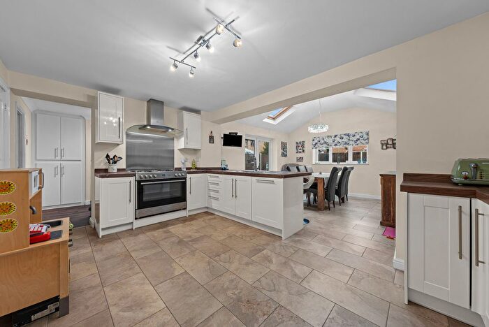 4 Bedroom Semi-Detached House For Sale In Swinburne Close, Kettering, NN16