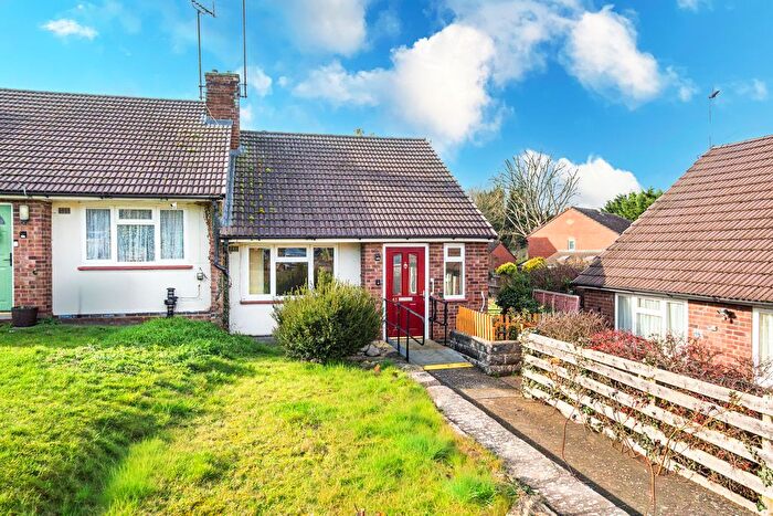 1 Bedroom Semi-Detached Bungalow For Sale In Highfield Road, Irthlingborough, NN9
